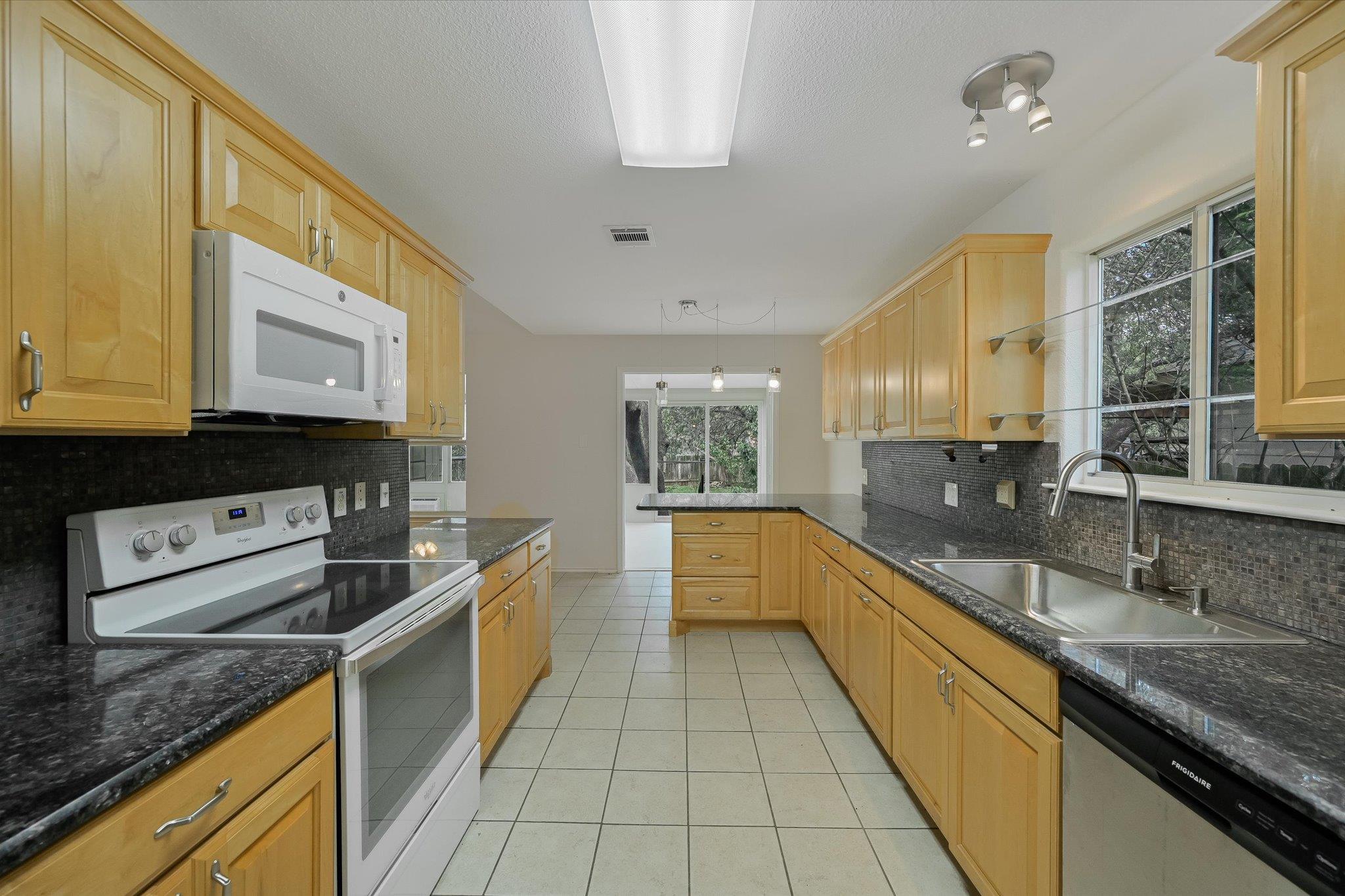 4 Memory Ln, Wimberley, TX 78676
