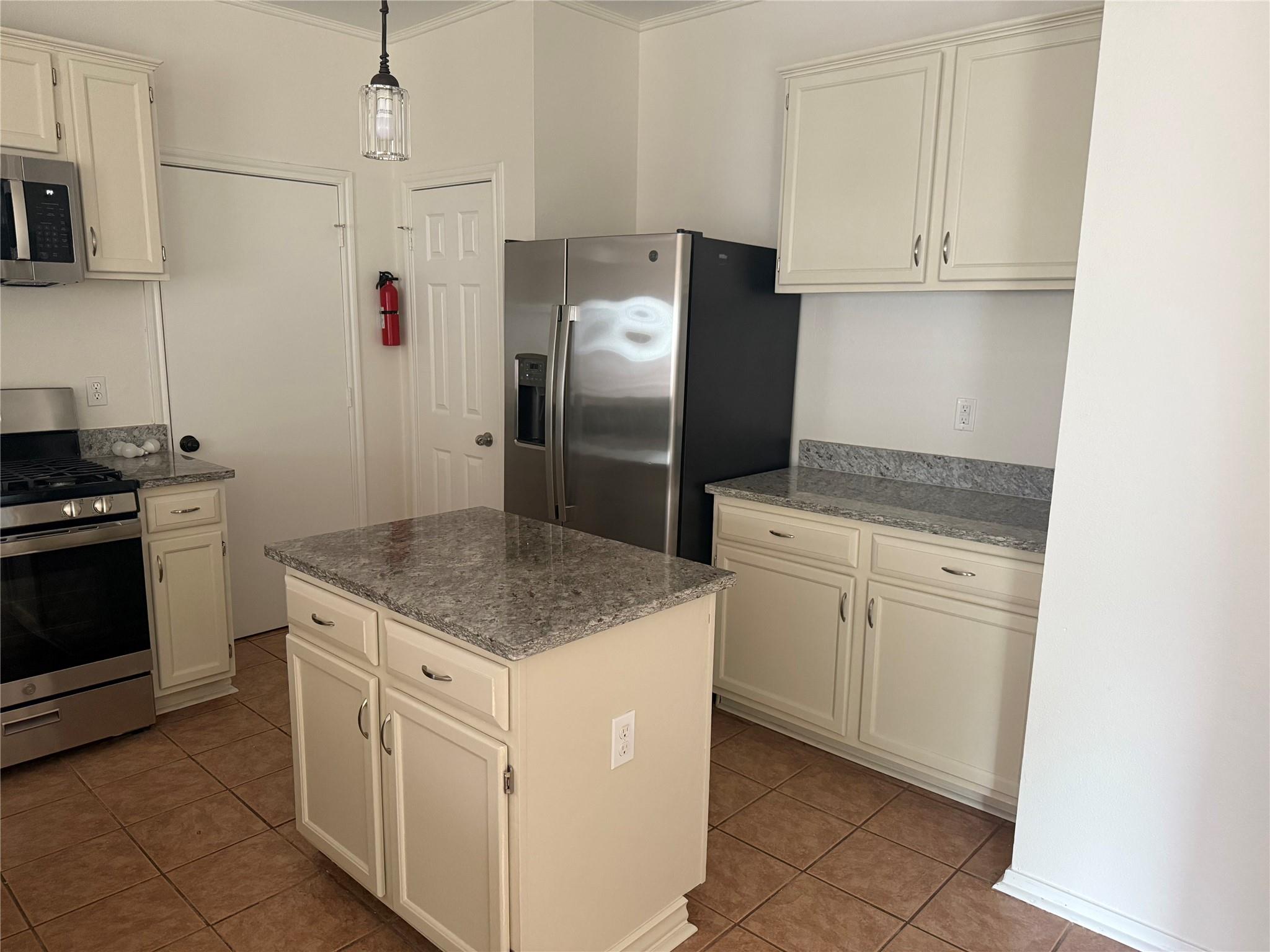 16910 Isle Of Man Rd, Pflugerville, TX 78660