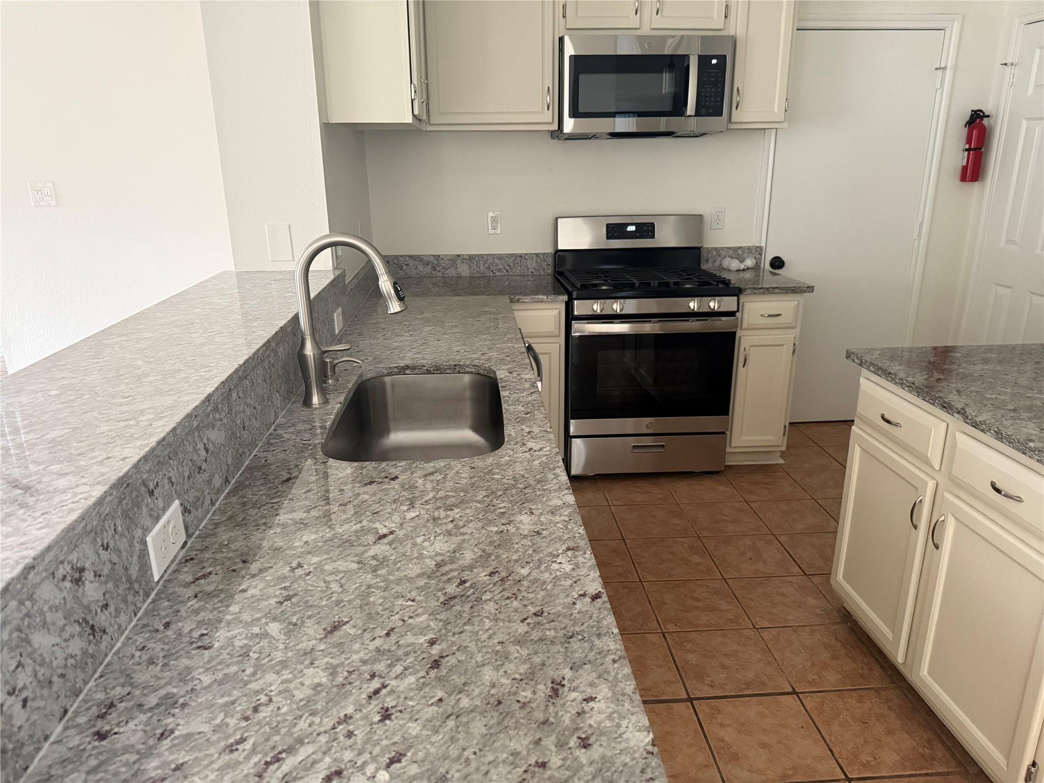 16910 Isle Of Man Rd, Pflugerville, TX 78660