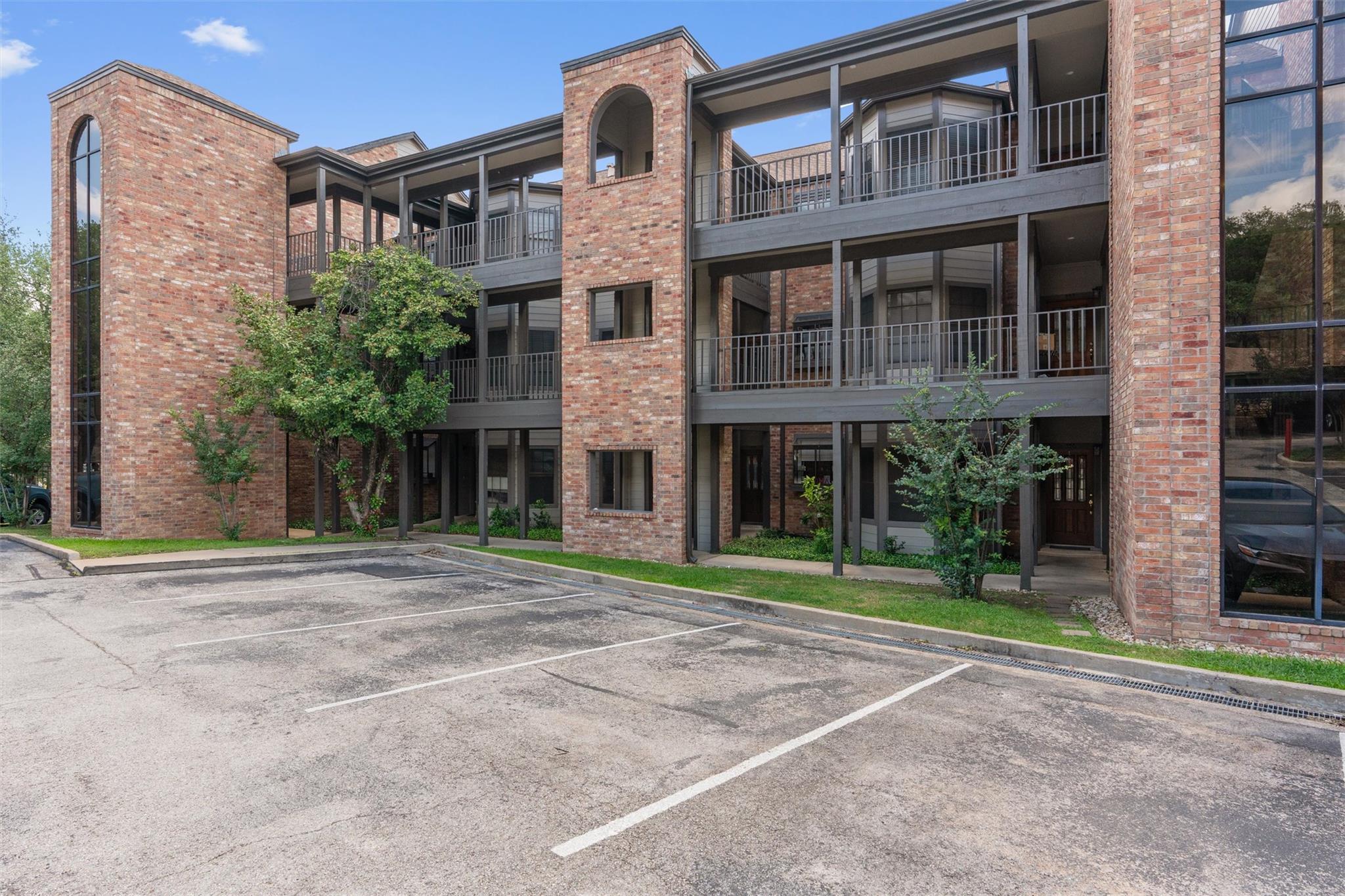 1741 Spyglass Dr # 2-102, Austin, TX 78746