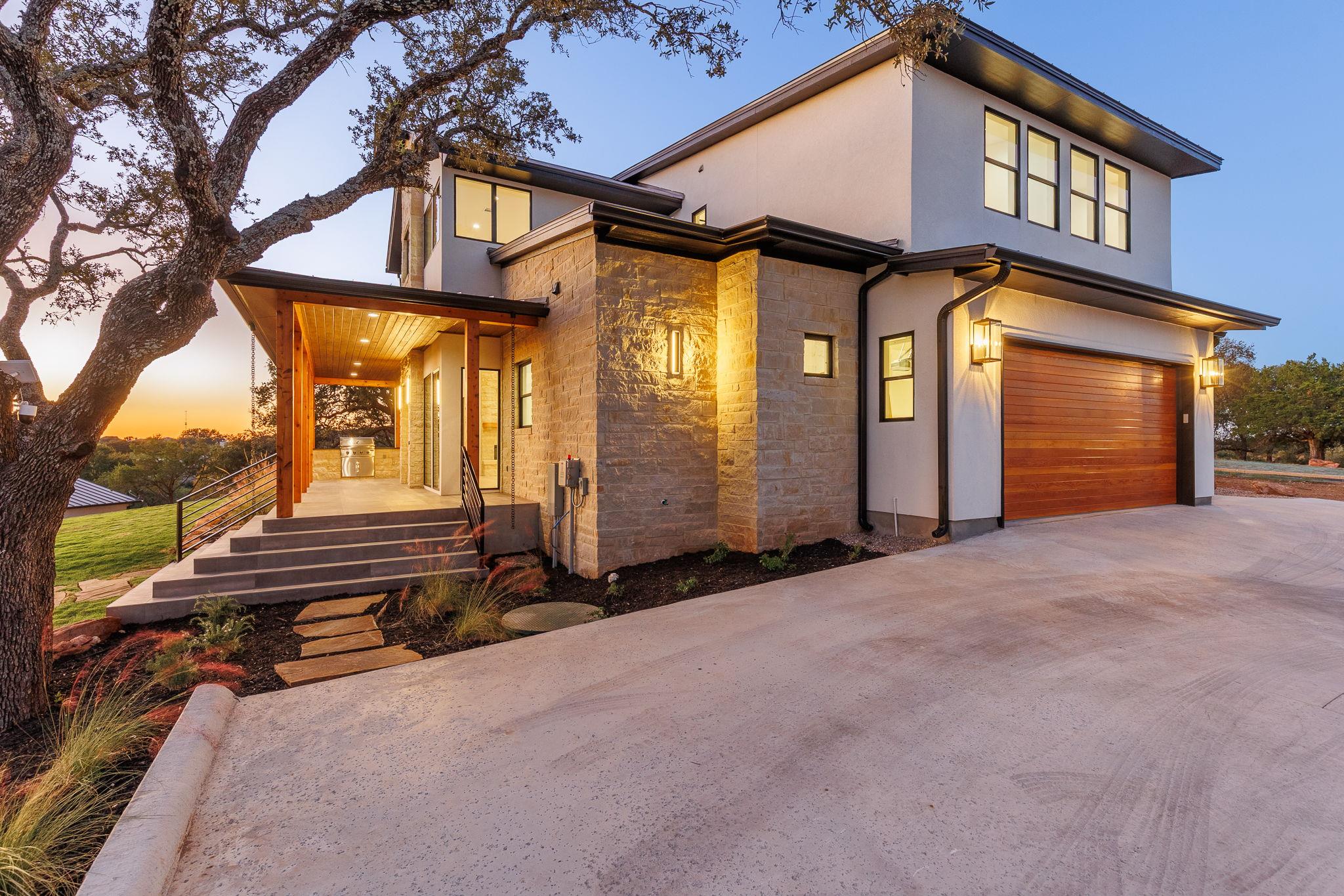 400 Emerald Way, Horseshoe Bay, TX 78657
