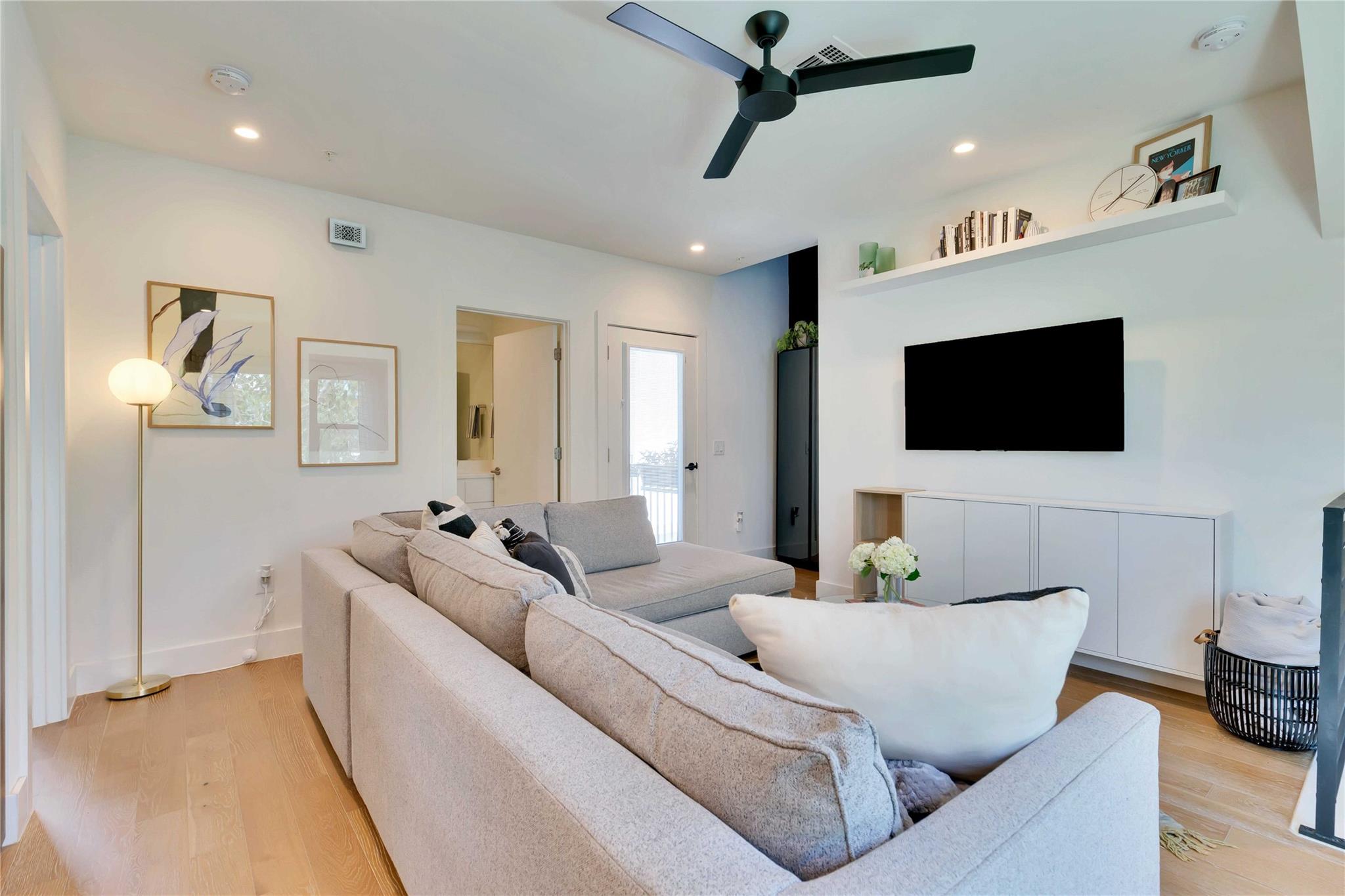 1128 Chicon St # 201, Austin, TX 78702
