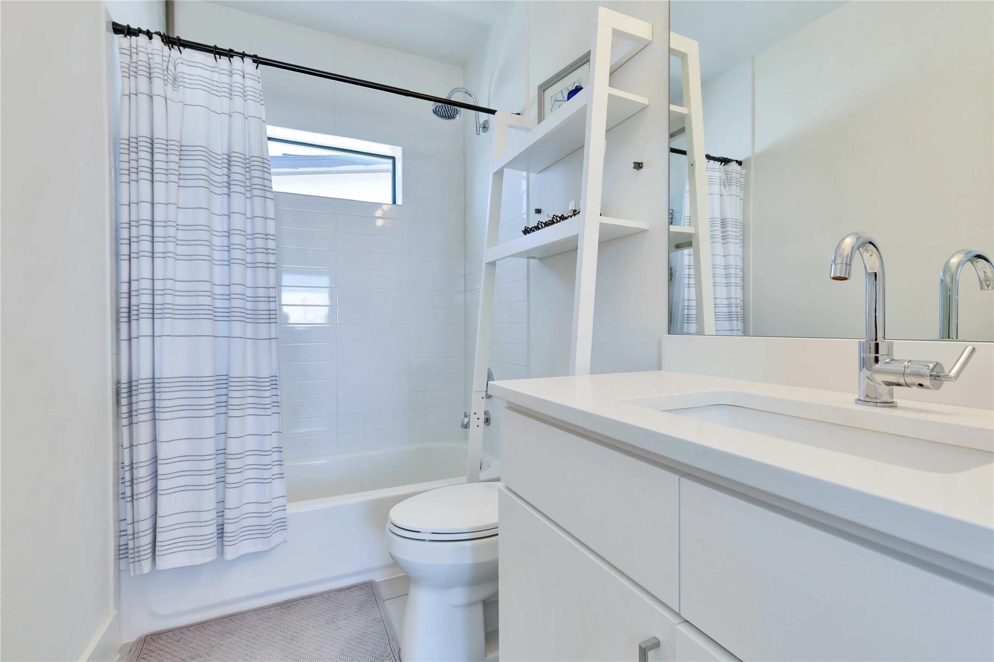 1128 Chicon St # 201, Austin, TX 78702