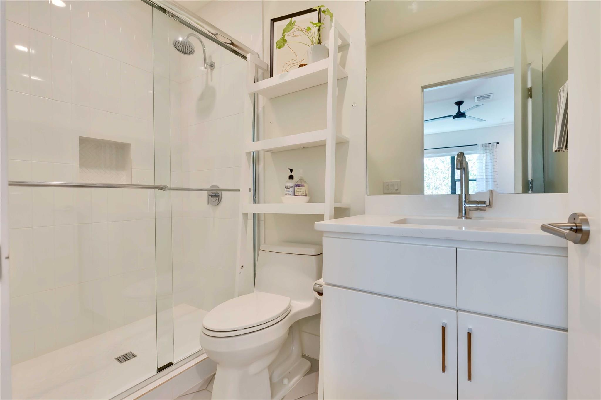 1128 Chicon St # 201, Austin, TX 78702