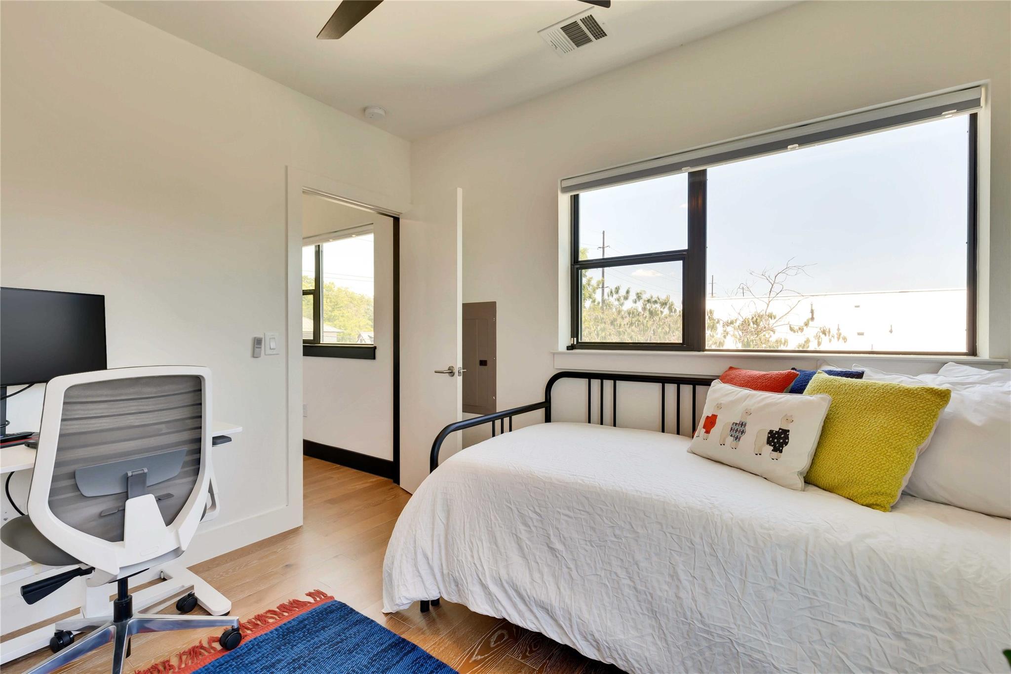 1128 Chicon St # 201, Austin, TX 78702