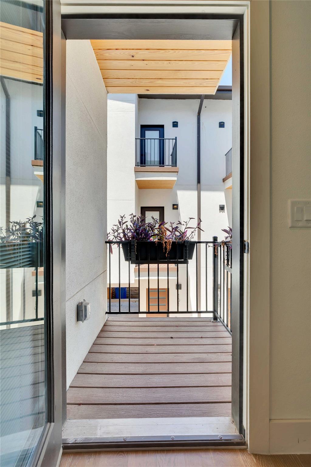 1128 Chicon St # 201, Austin, TX 78702