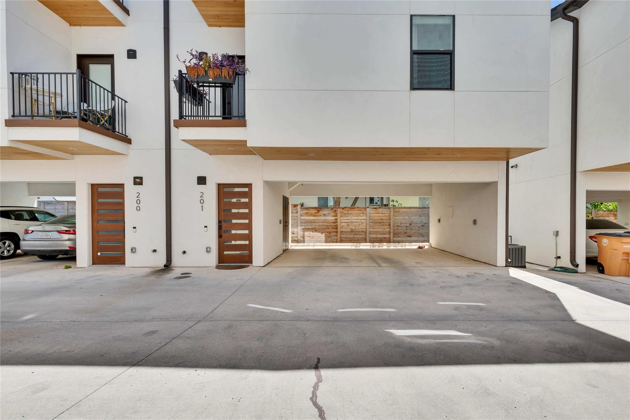 1128 Chicon St # 201, Austin, TX 78702
