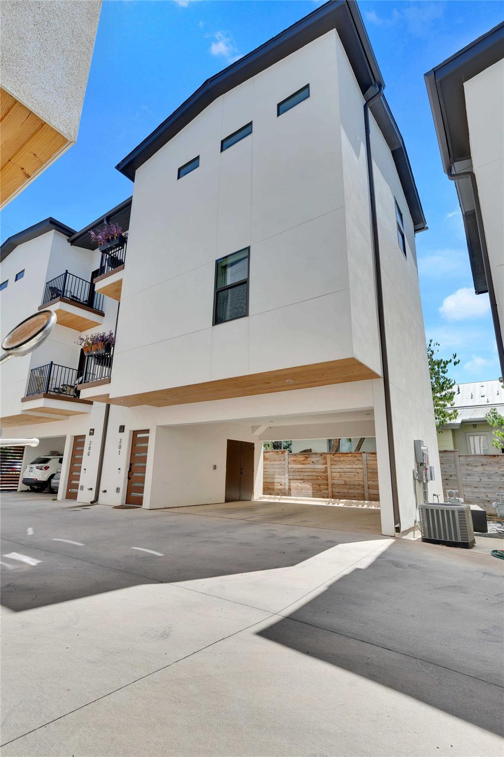 1128 Chicon St # 201, Austin, TX 78702