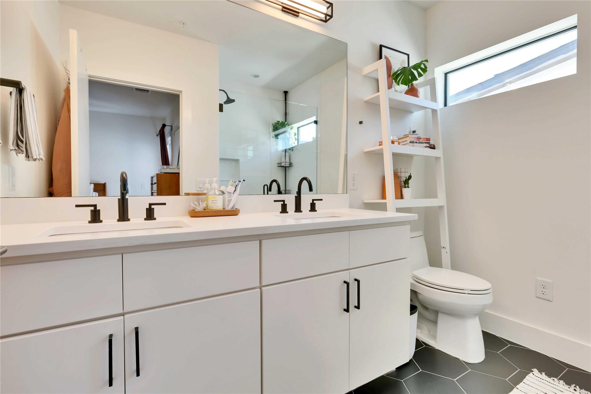 1128 Chicon St # 201, Austin, TX 78702