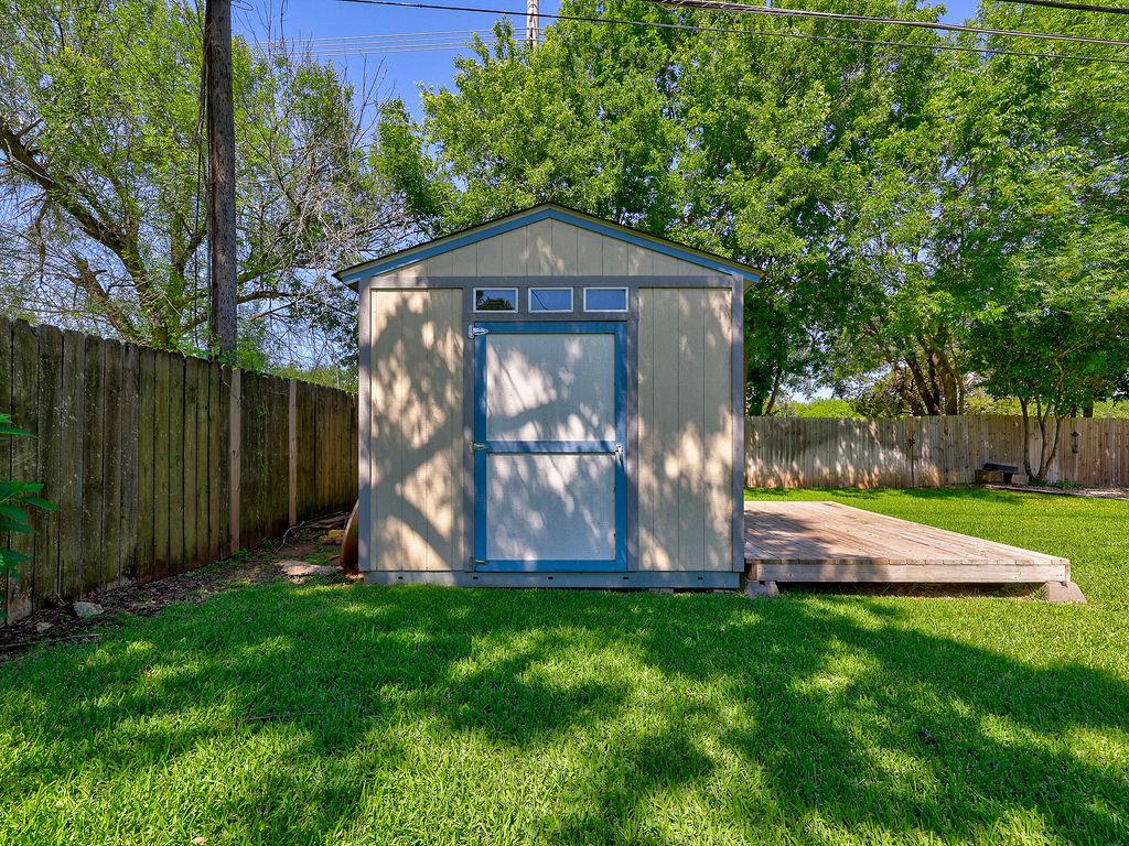 1002 Deep Wood Dr, Round Rock, TX 78681