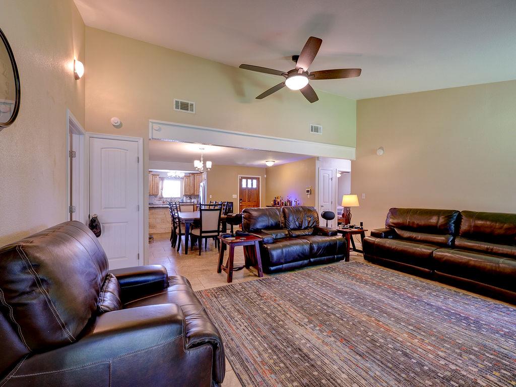 1002 Deep Wood Dr, Round Rock, TX 78681