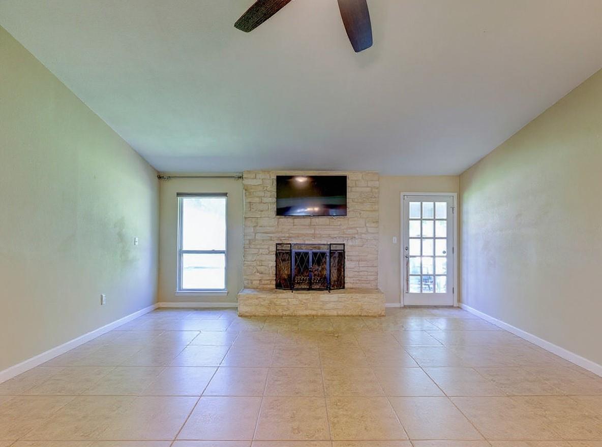 1002 Deep Wood Dr, Round Rock, TX 78681