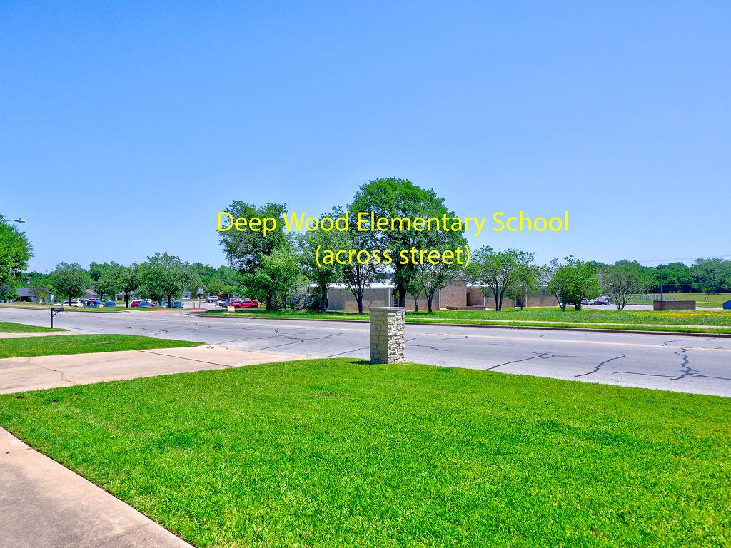 1002 Deep Wood Dr, Round Rock, TX 78681
