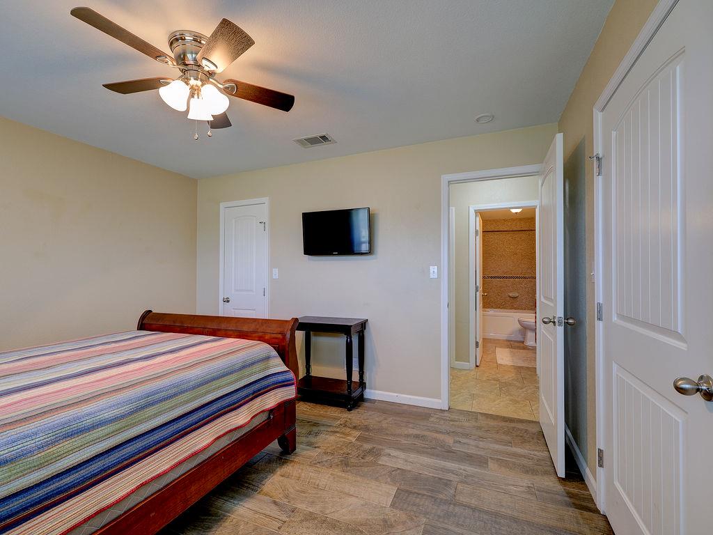 1002 Deep Wood Dr, Round Rock, TX 78681