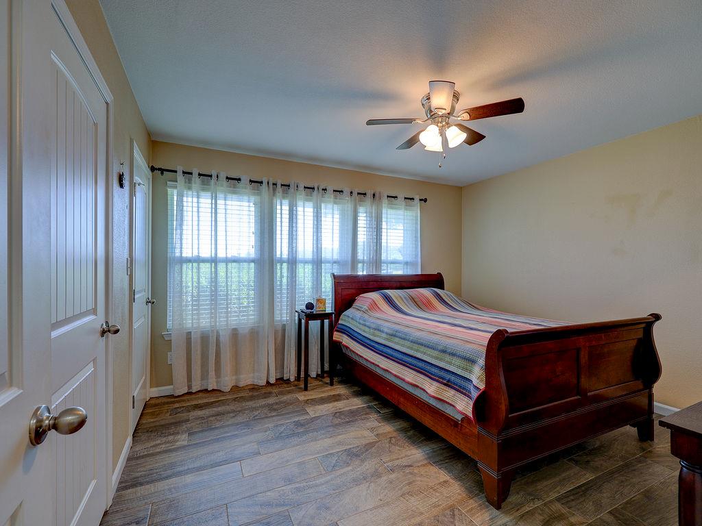 1002 Deep Wood Dr, Round Rock, TX 78681