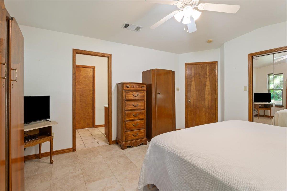 1115 Hackberry Dr, Marble Falls, TX 78654