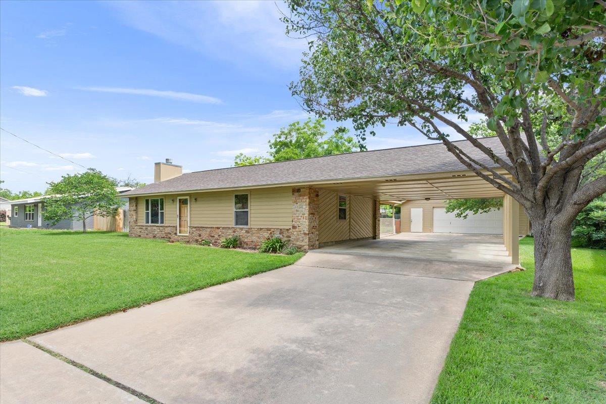 1115 Hackberry Dr, Marble Falls, TX 78654