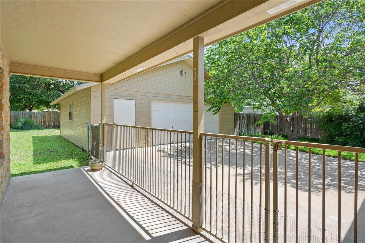 1115 Hackberry Dr, Marble Falls, TX 78654