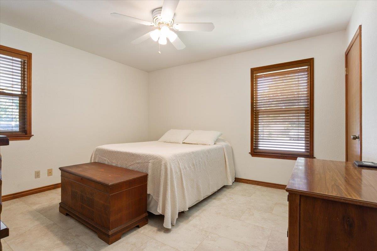 1115 Hackberry Dr, Marble Falls, TX 78654