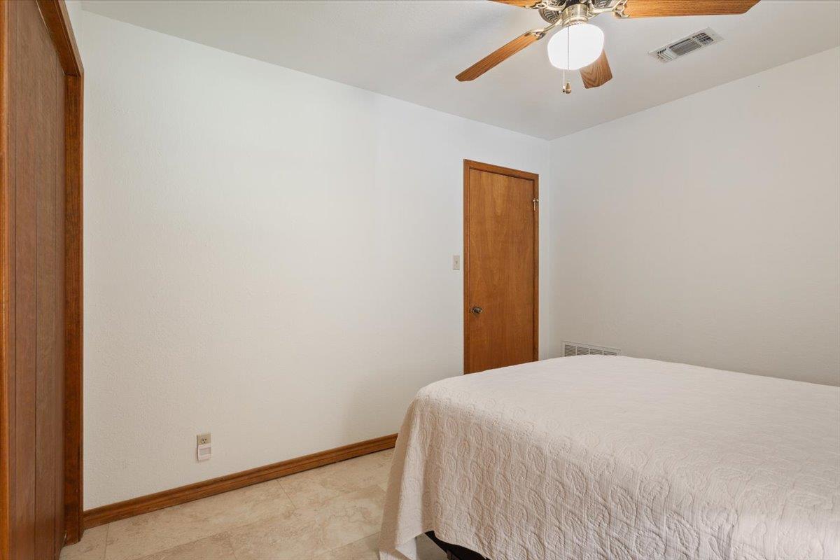 1115 Hackberry Dr, Marble Falls, TX 78654