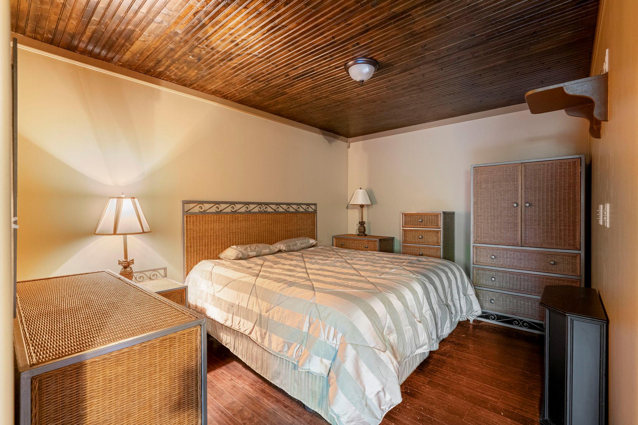618 County Road 156, Granger, TX 76530