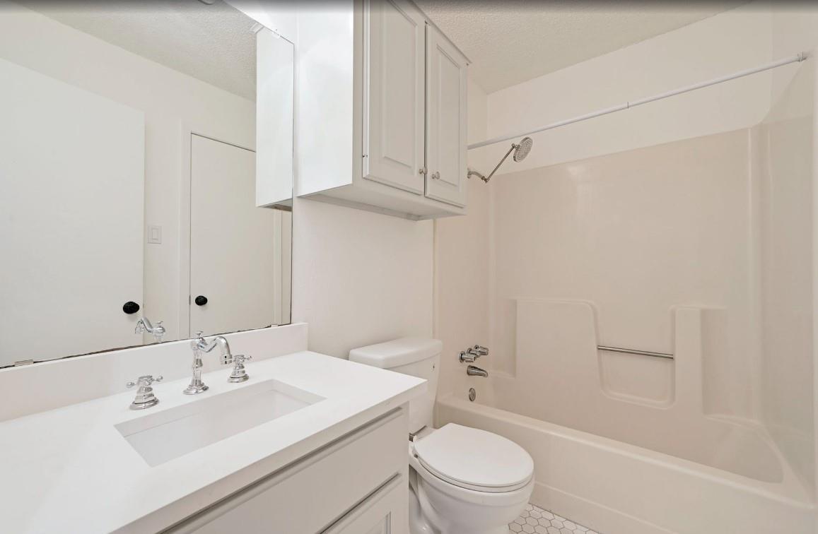 2407 Winsted Ln # B, Austin, TX 78703