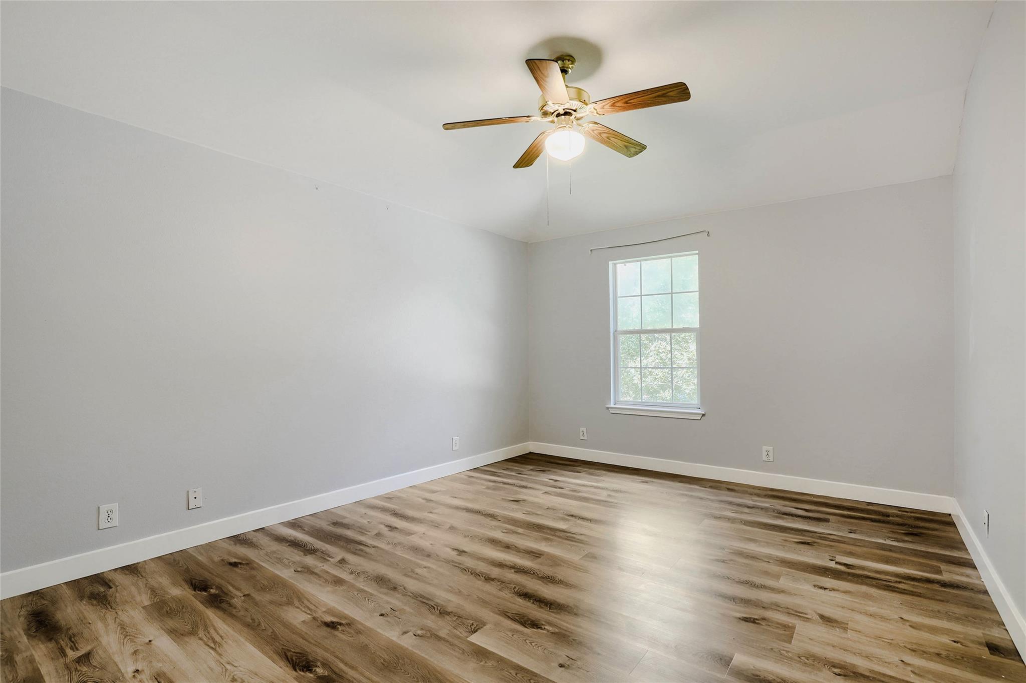 119 High Point Blvd, Cedar Creek, TX 78612