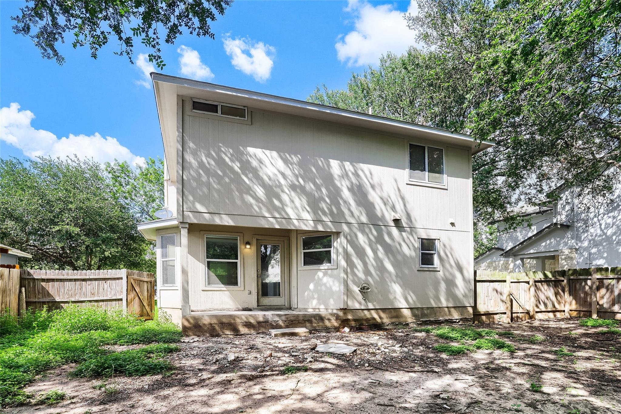 119 High Point Blvd, Cedar Creek, TX 78612