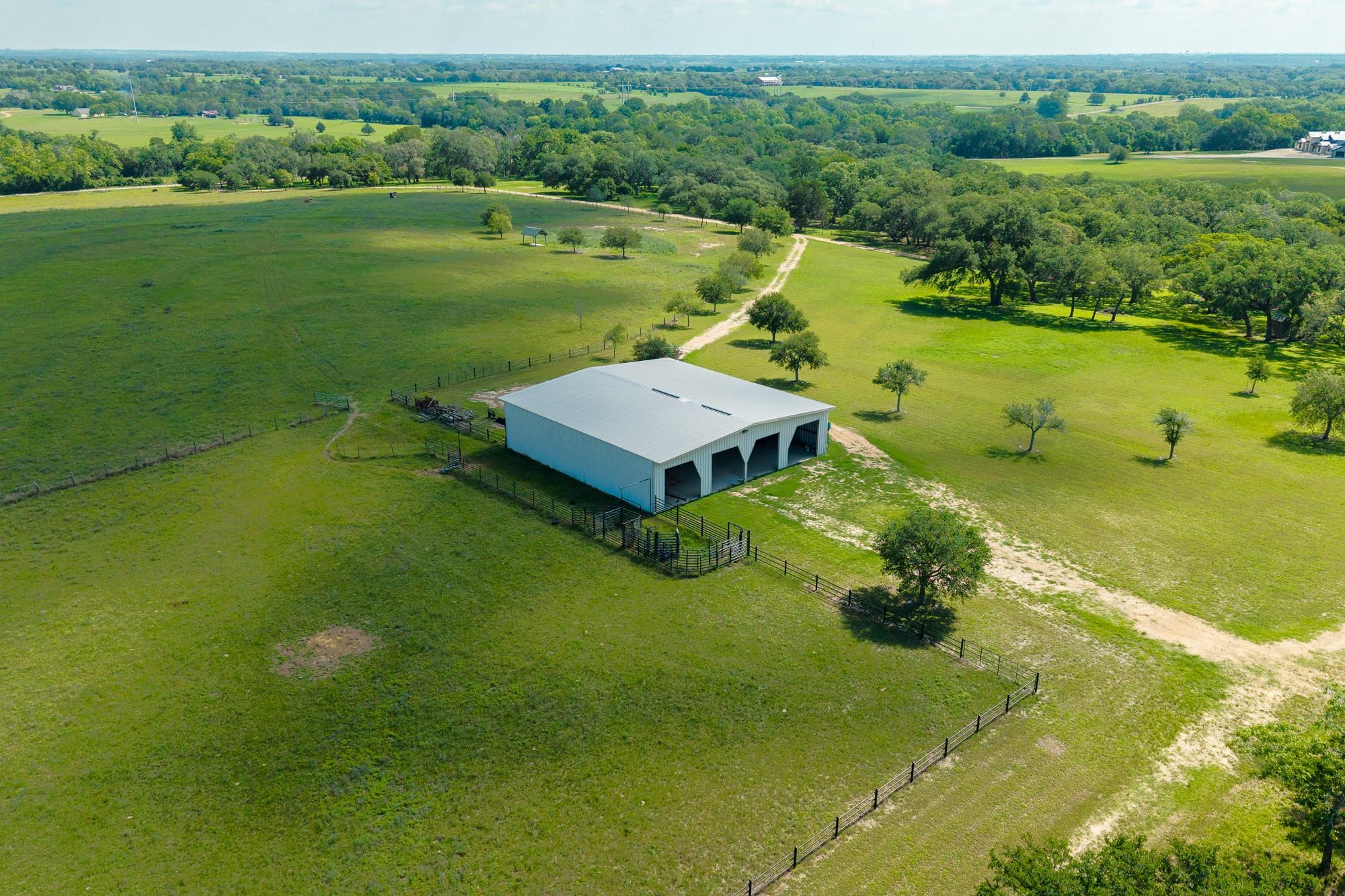 5018 Wolters Rd, Schulenburg, TX 78956