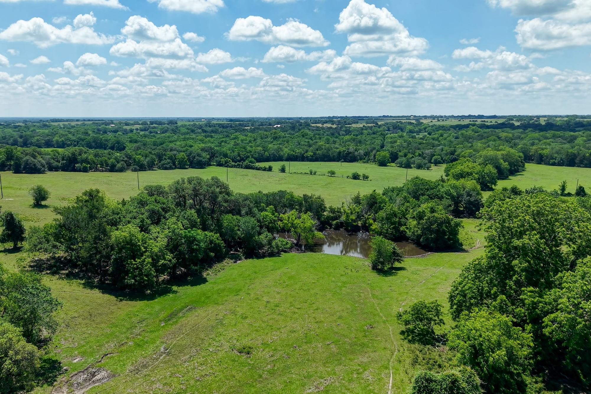 5018 Wolters Rd, Schulenburg, TX 78956
