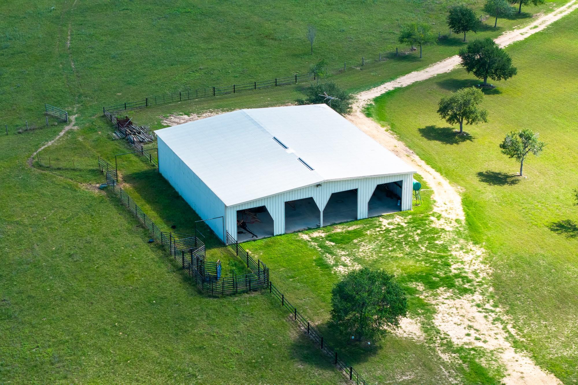 5018 Wolters Rd, Schulenburg, TX 78956