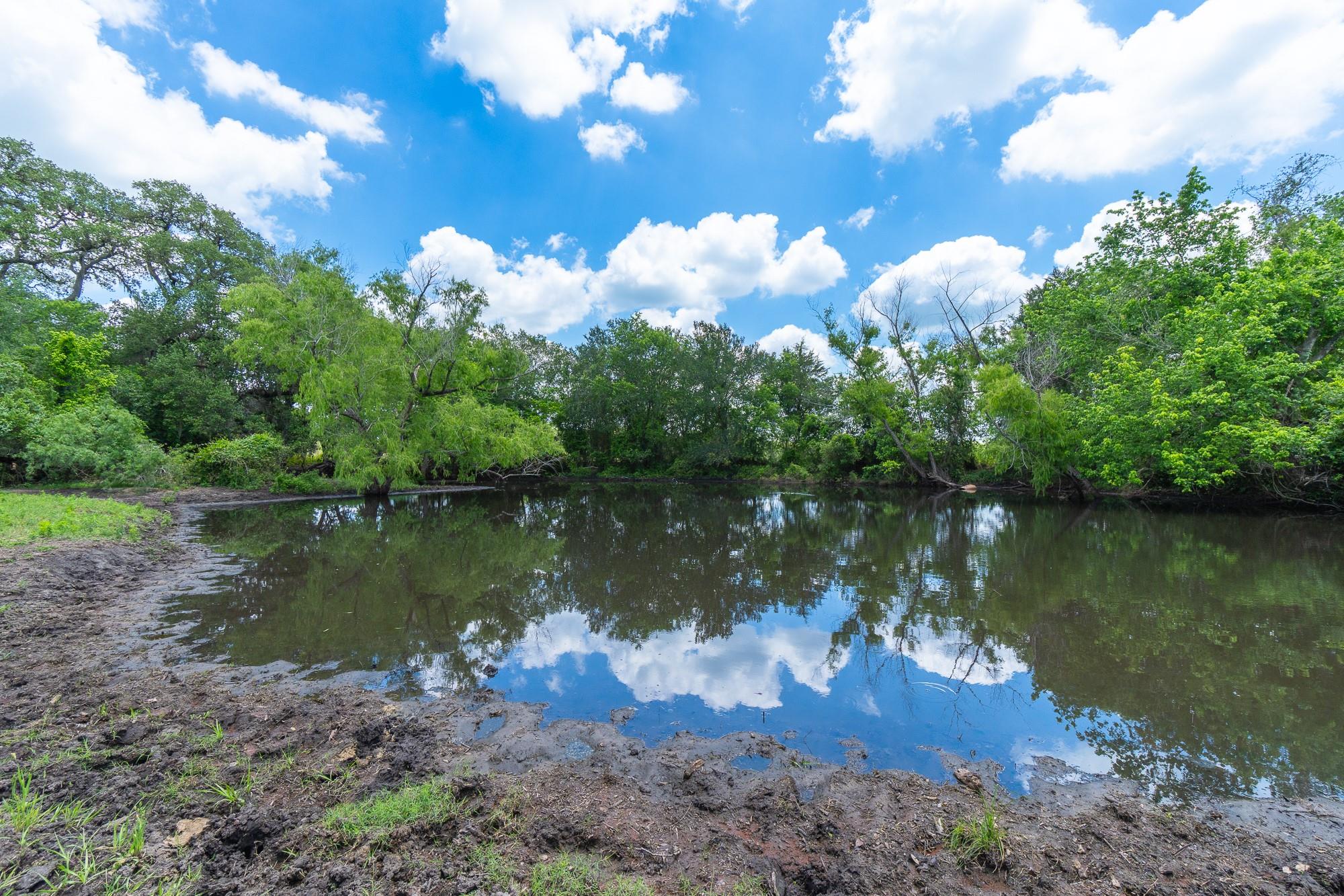 5018 Wolters Rd, Schulenburg, TX 78956