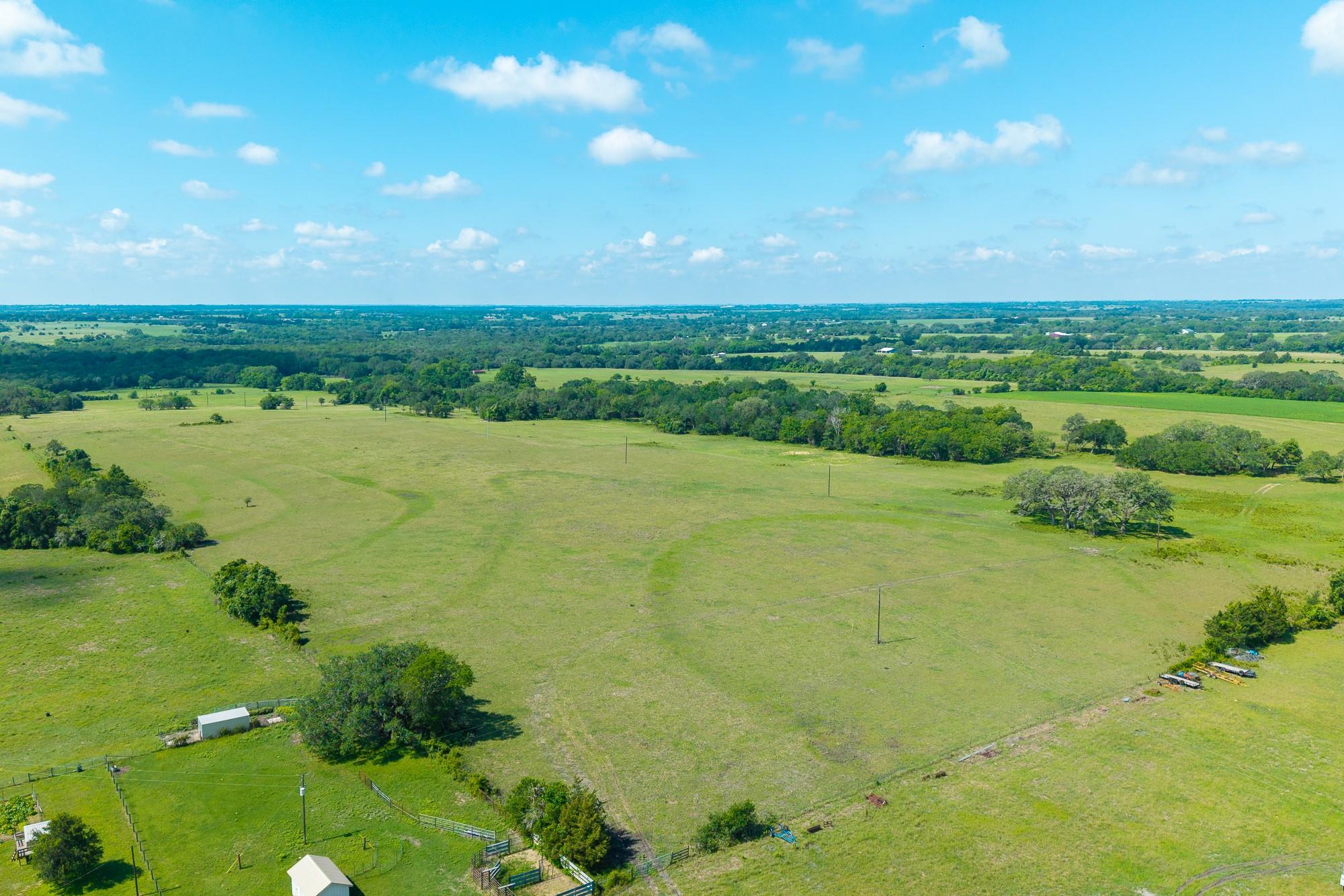 5018 Wolters Rd, Schulenburg, TX 78956