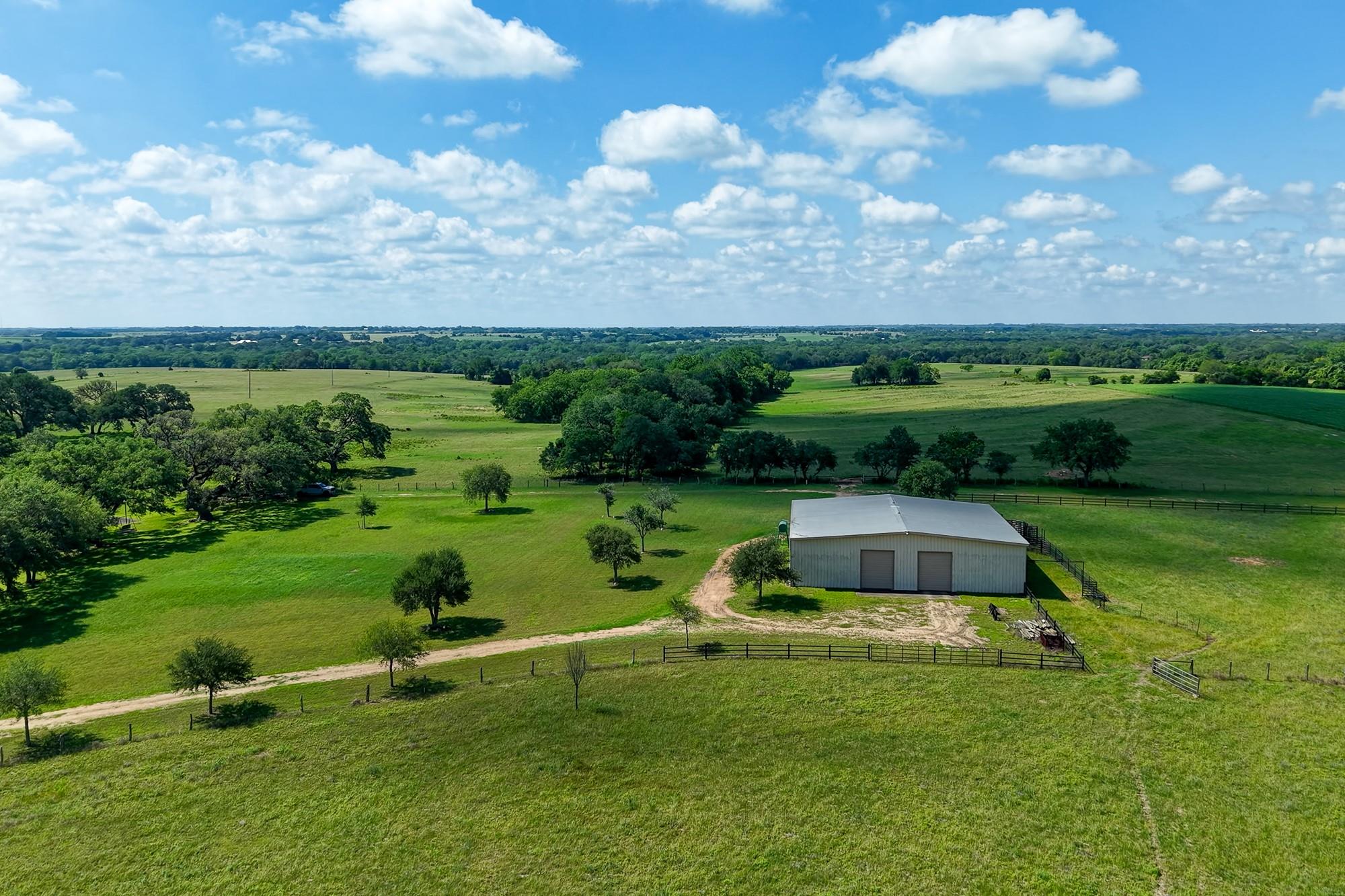 5018 Wolters Rd, Schulenburg, TX 78956
