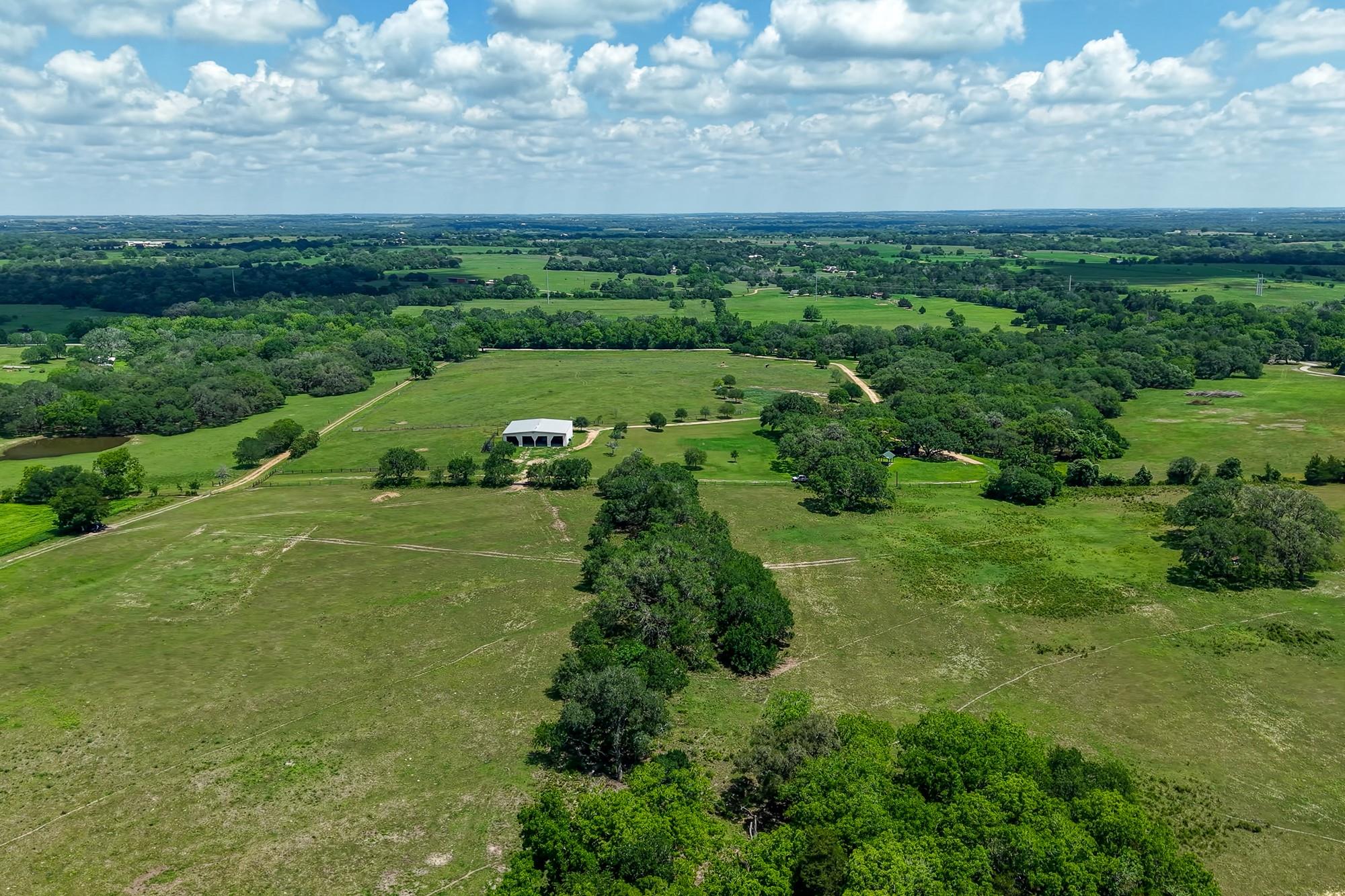 5018 Wolters Rd, Schulenburg, TX 78956