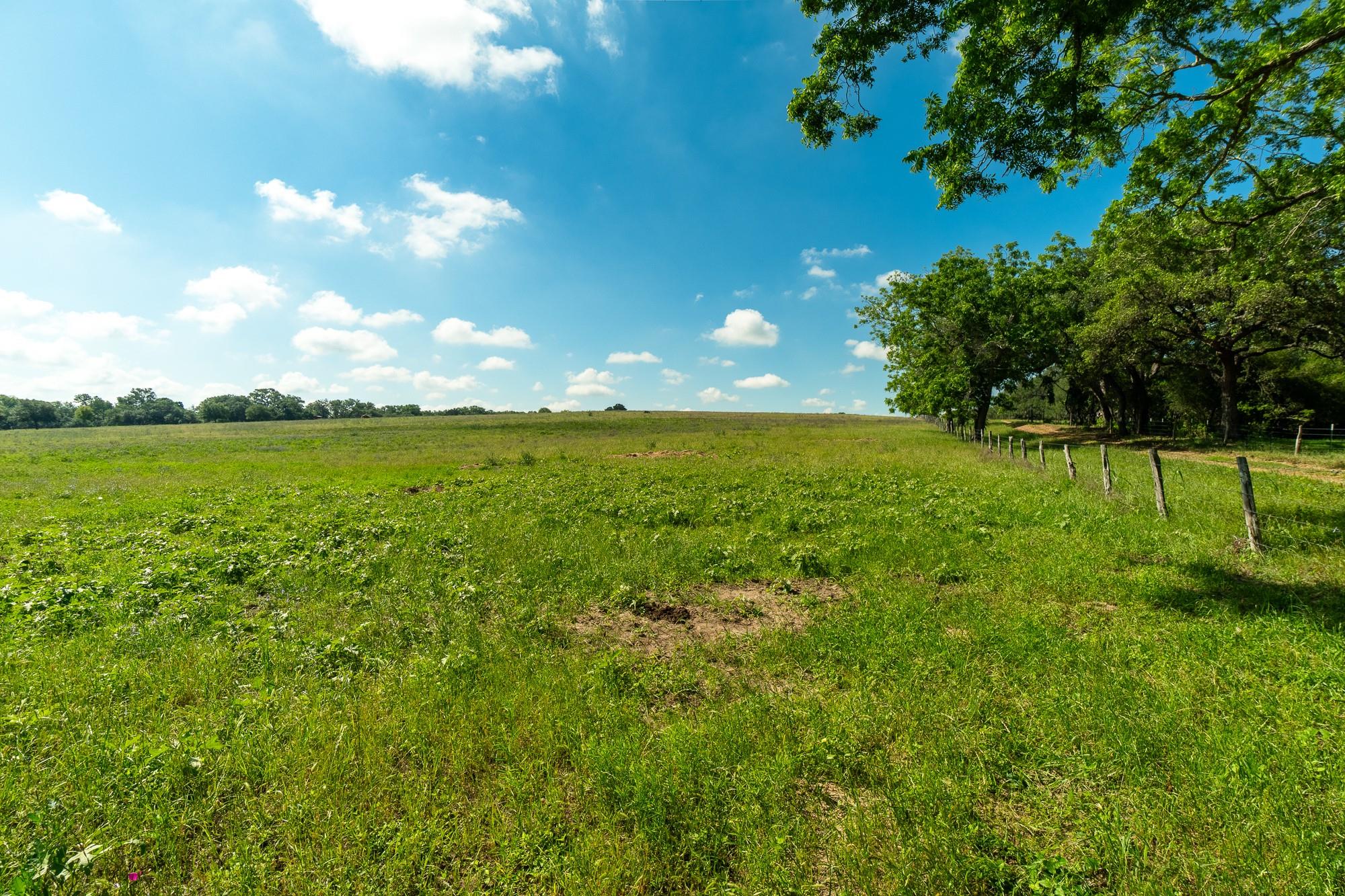 5018 Wolters Rd, Schulenburg, TX 78956