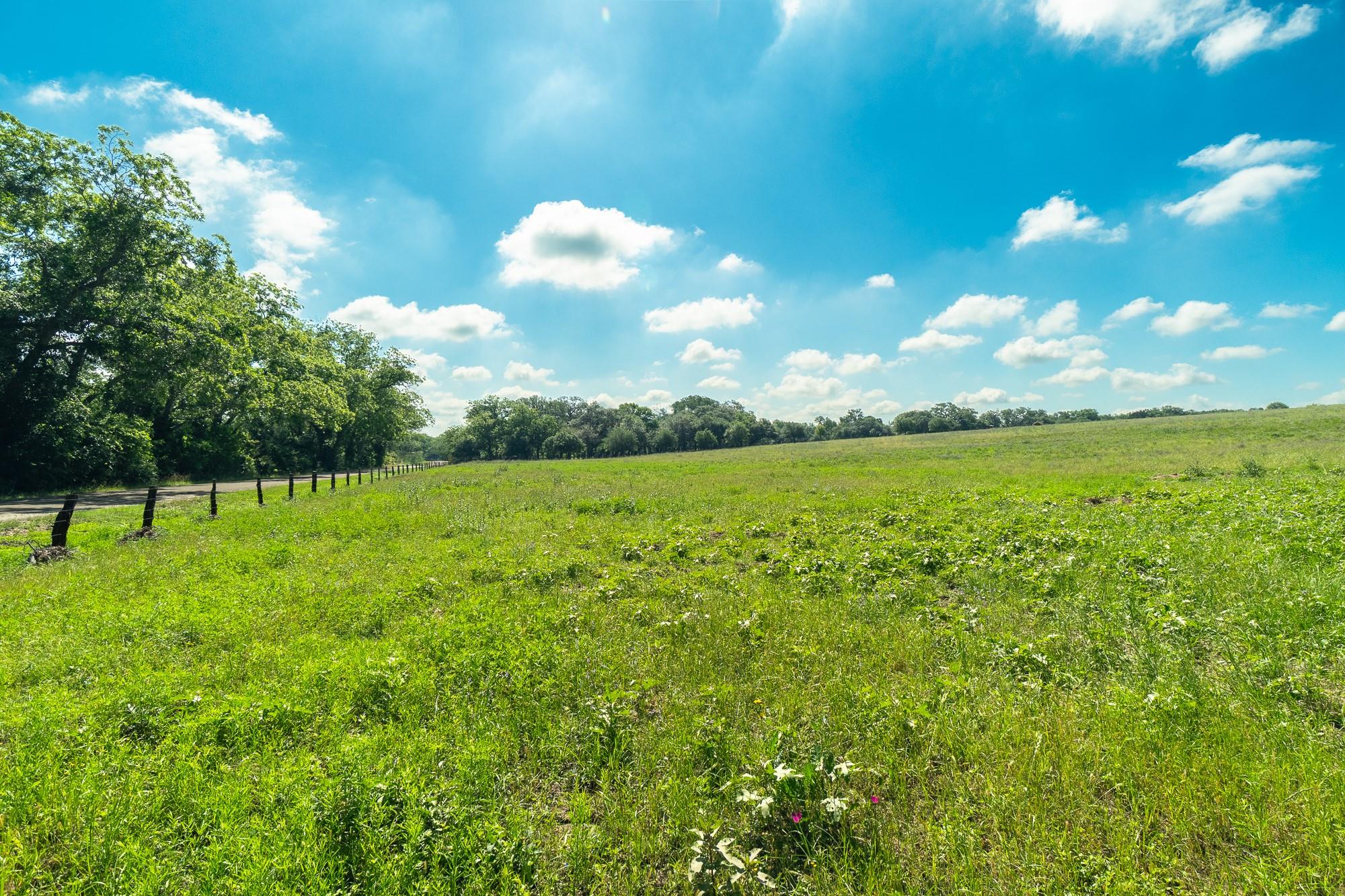 5018 Wolters Rd, Schulenburg, TX 78956