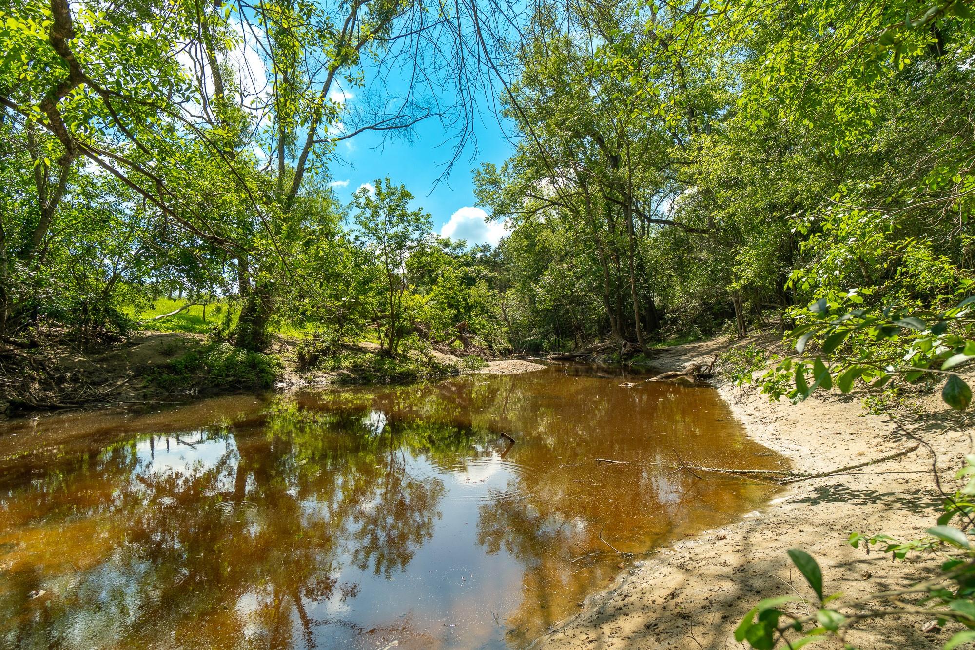 5018 Wolters Rd, Schulenburg, TX 78956