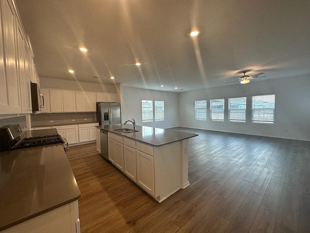 160 River Rise Rd, Kyle, TX 78640