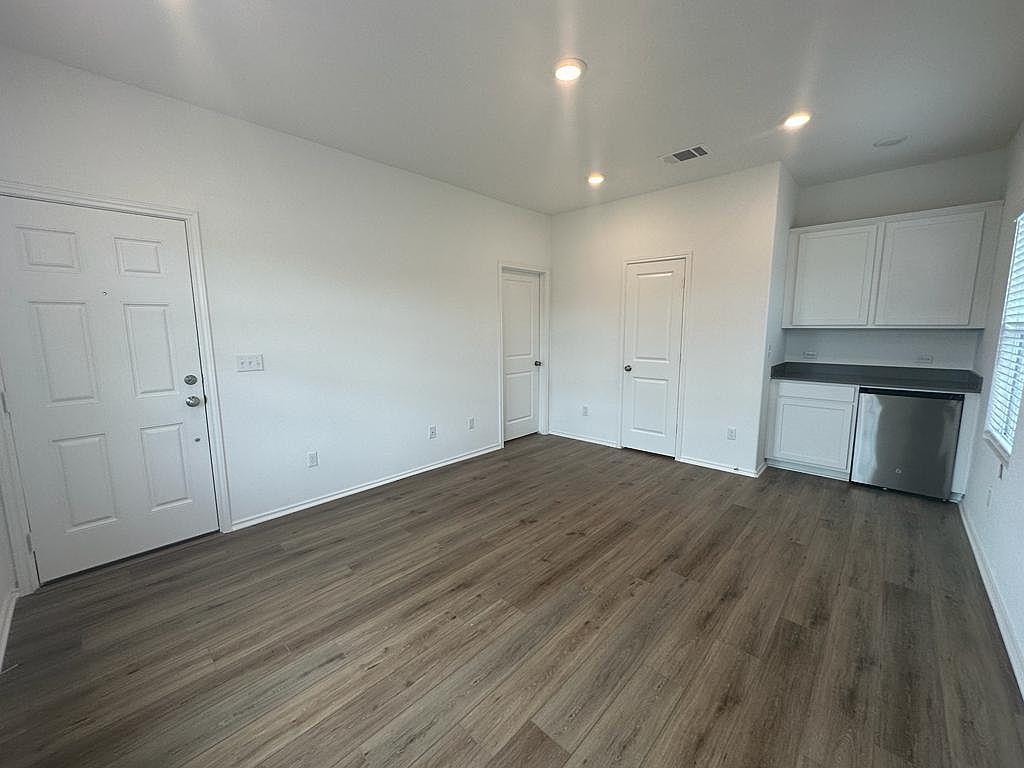 160 River Rise Rd, Kyle, TX 78640