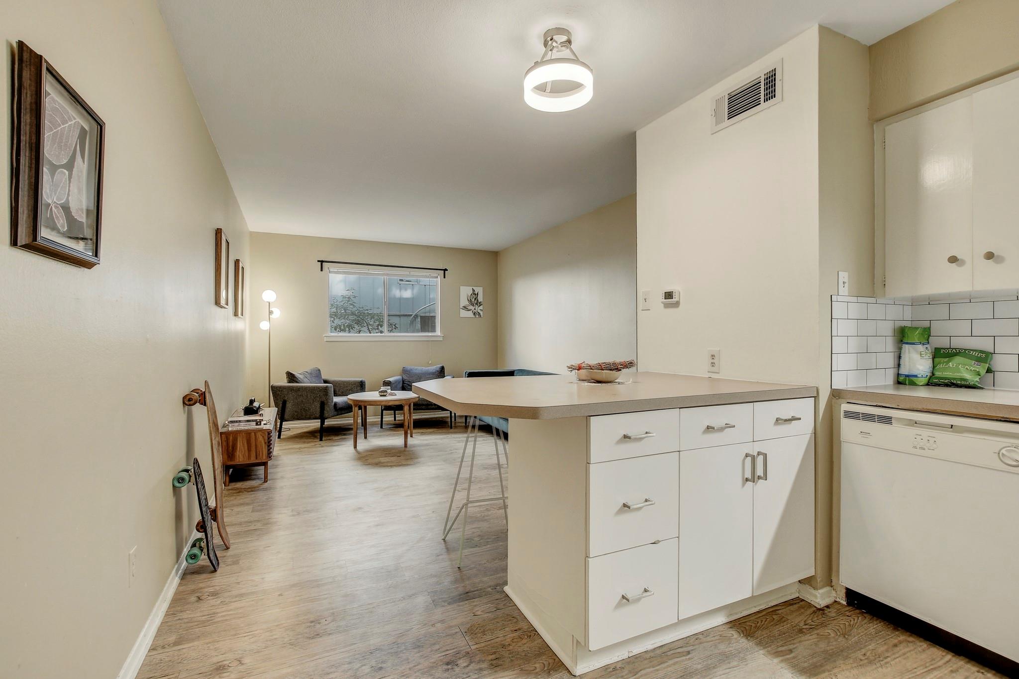 803 W 28th St # 103, Austin, TX 78705