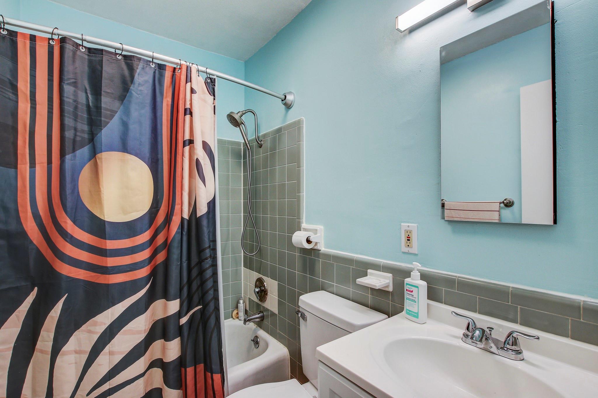 803 W 28th St # 103, Austin, TX 78705