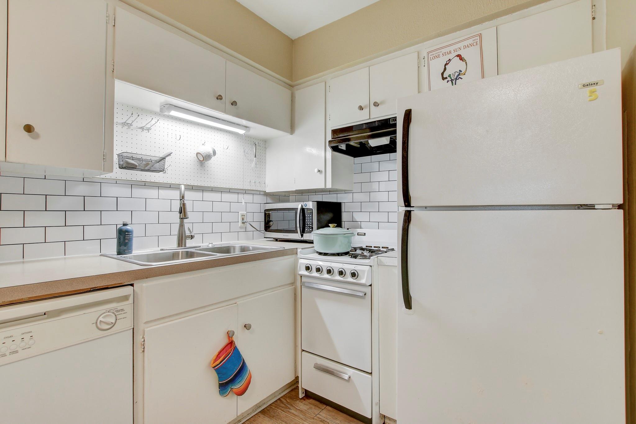 803 W 28th St # 103, Austin, TX 78705