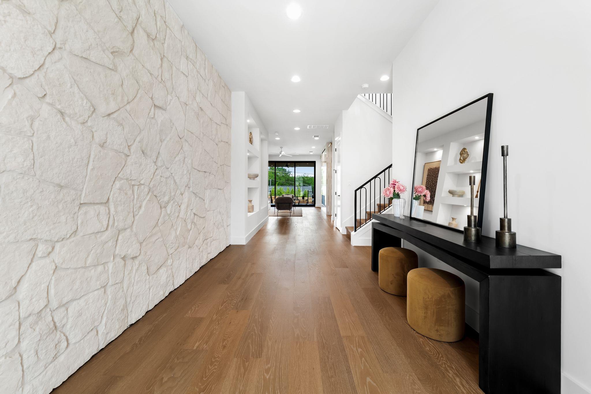 2703 Oak Park Dr, Austin, TX 78704
