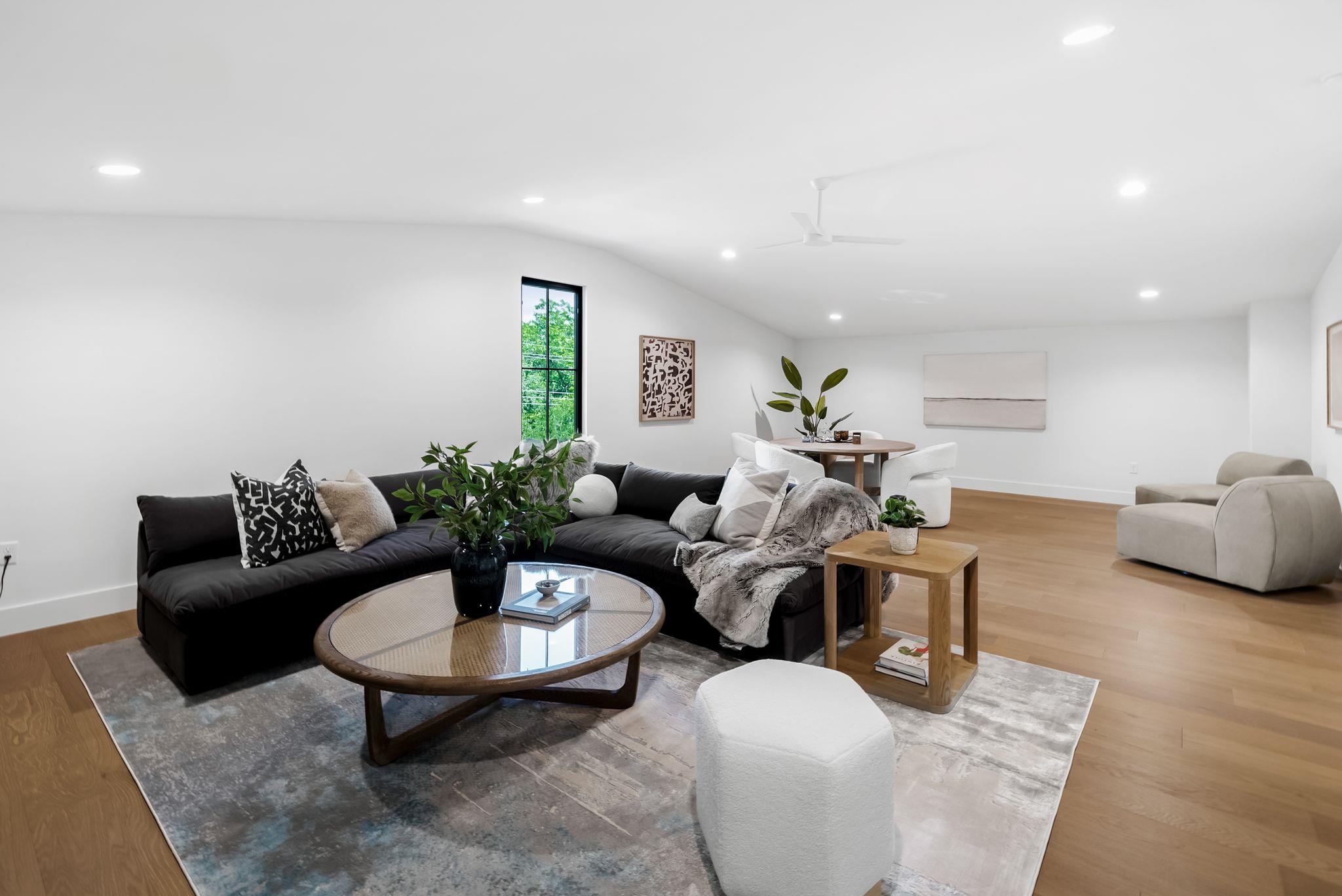 2703 Oak Park Dr, Austin, TX 78704