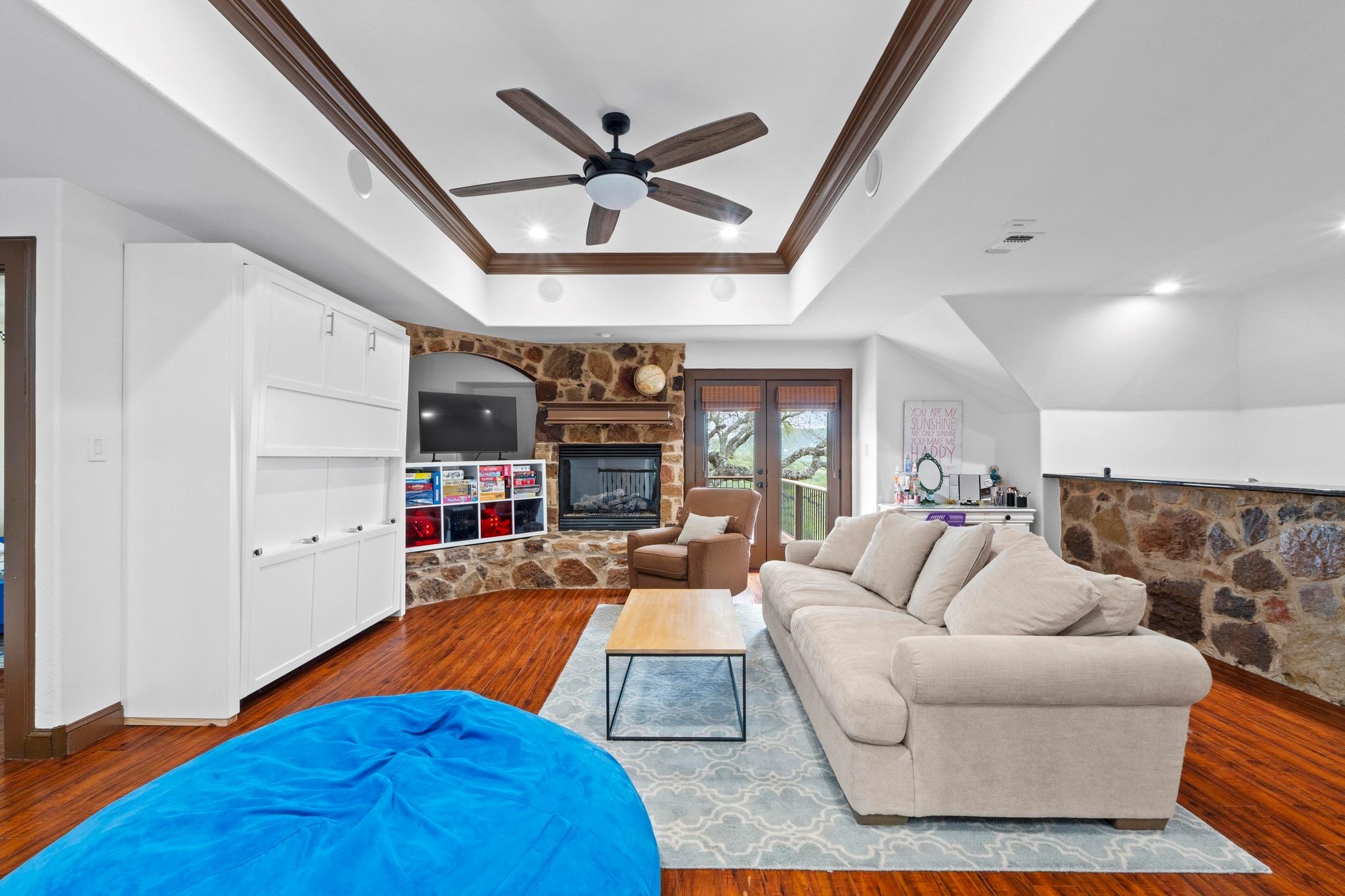 8211 Moon Rise Trl, Jonestown, TX 78645