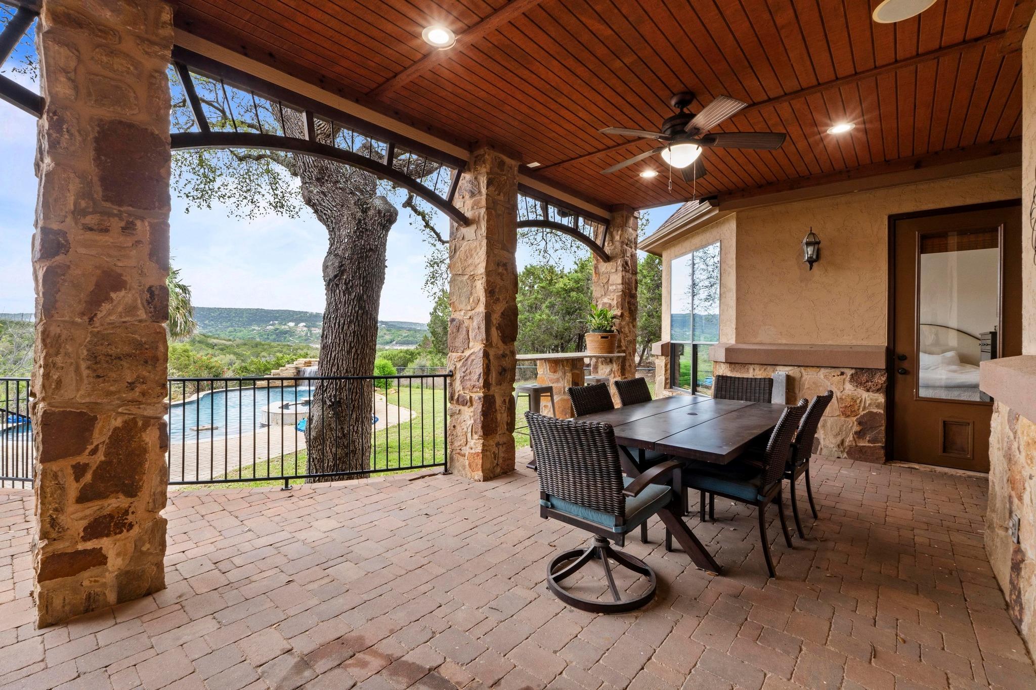 8211 Moon Rise Trl, Jonestown, TX 78645