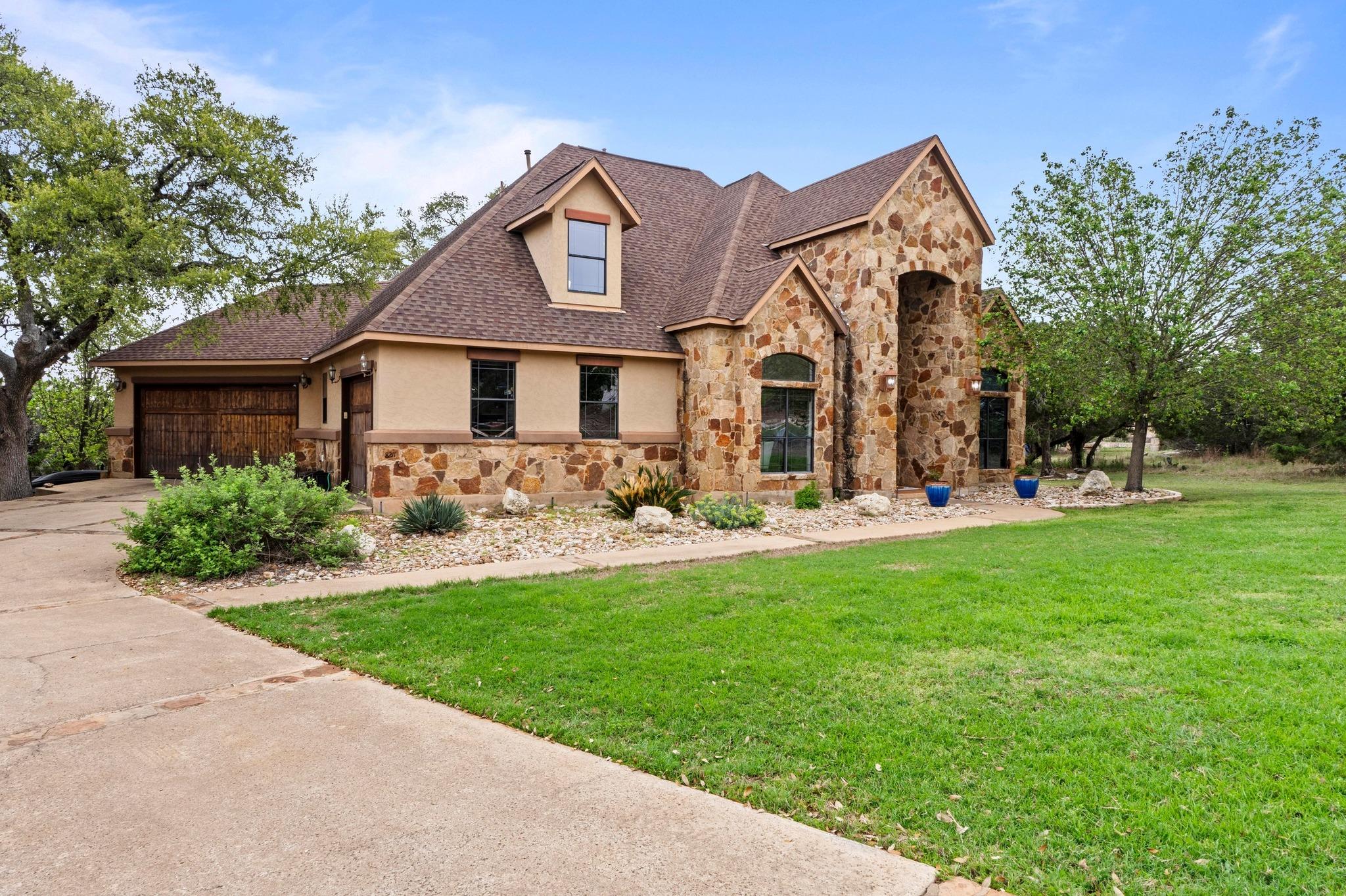 8211 Moon Rise Trl, Jonestown, TX 78645