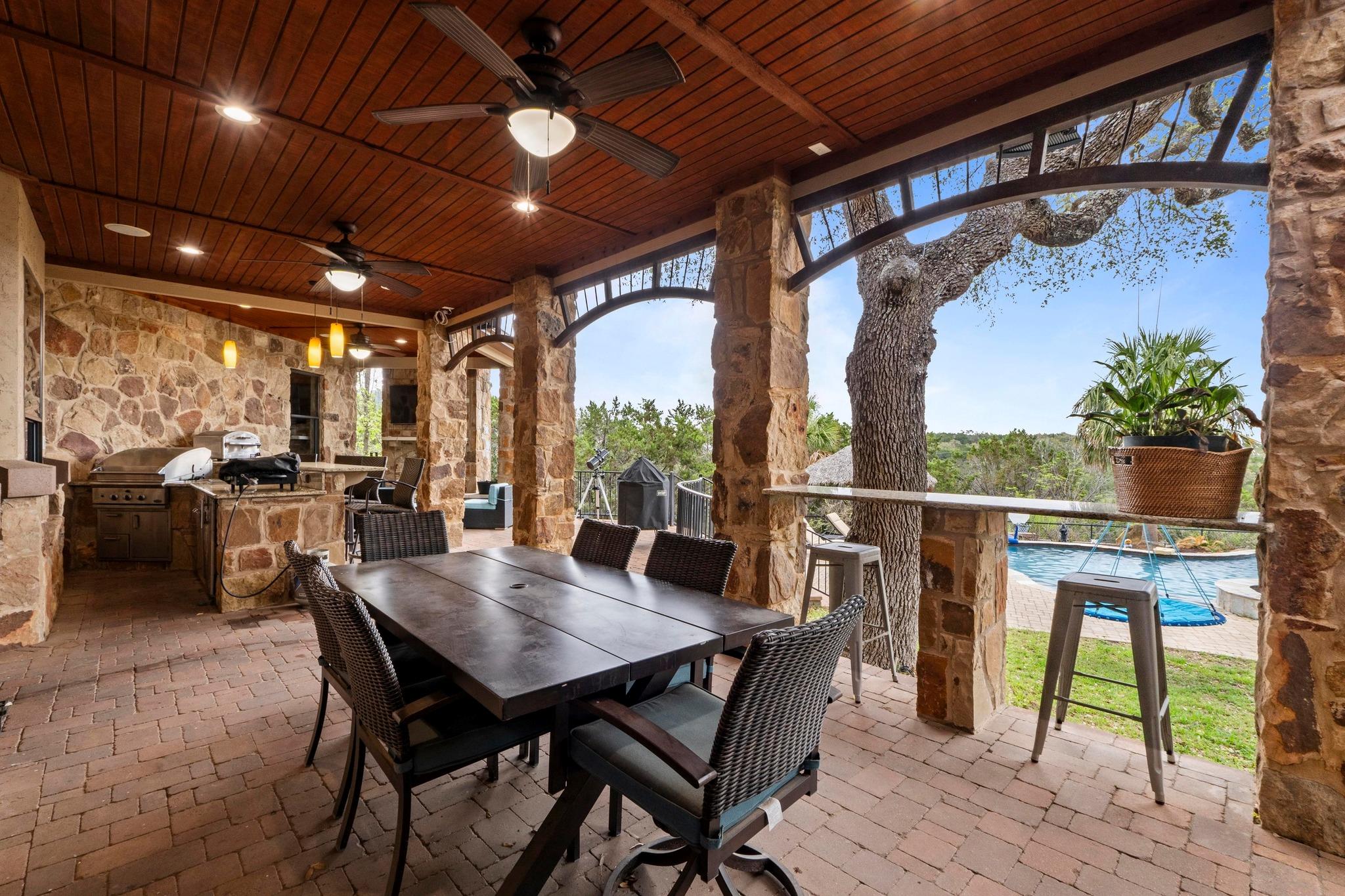8211 Moon Rise Trl, Jonestown, TX 78645