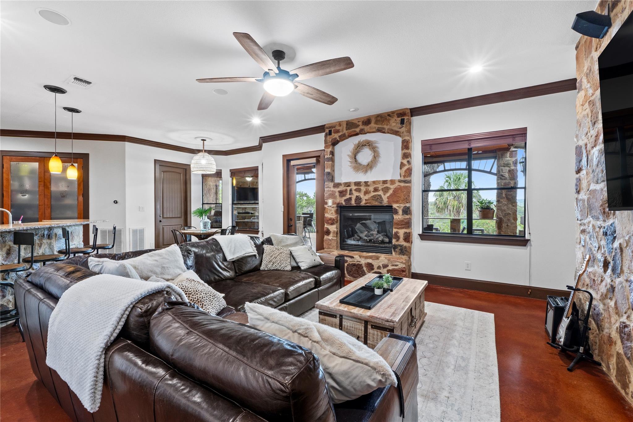 8211 Moon Rise Trl, Jonestown, TX 78645